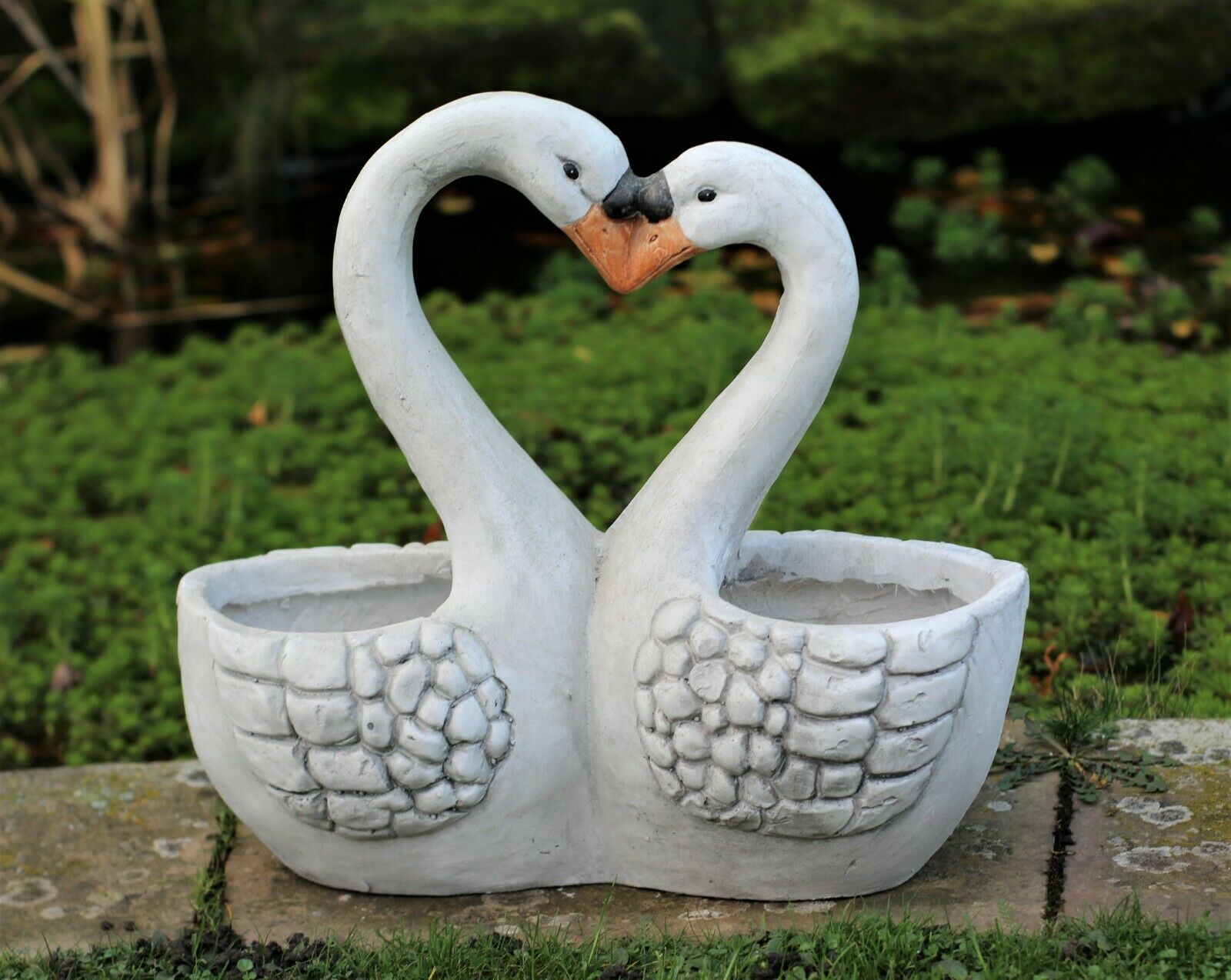 Twin Swan Plant Pot & Garden Ornament - Image 5