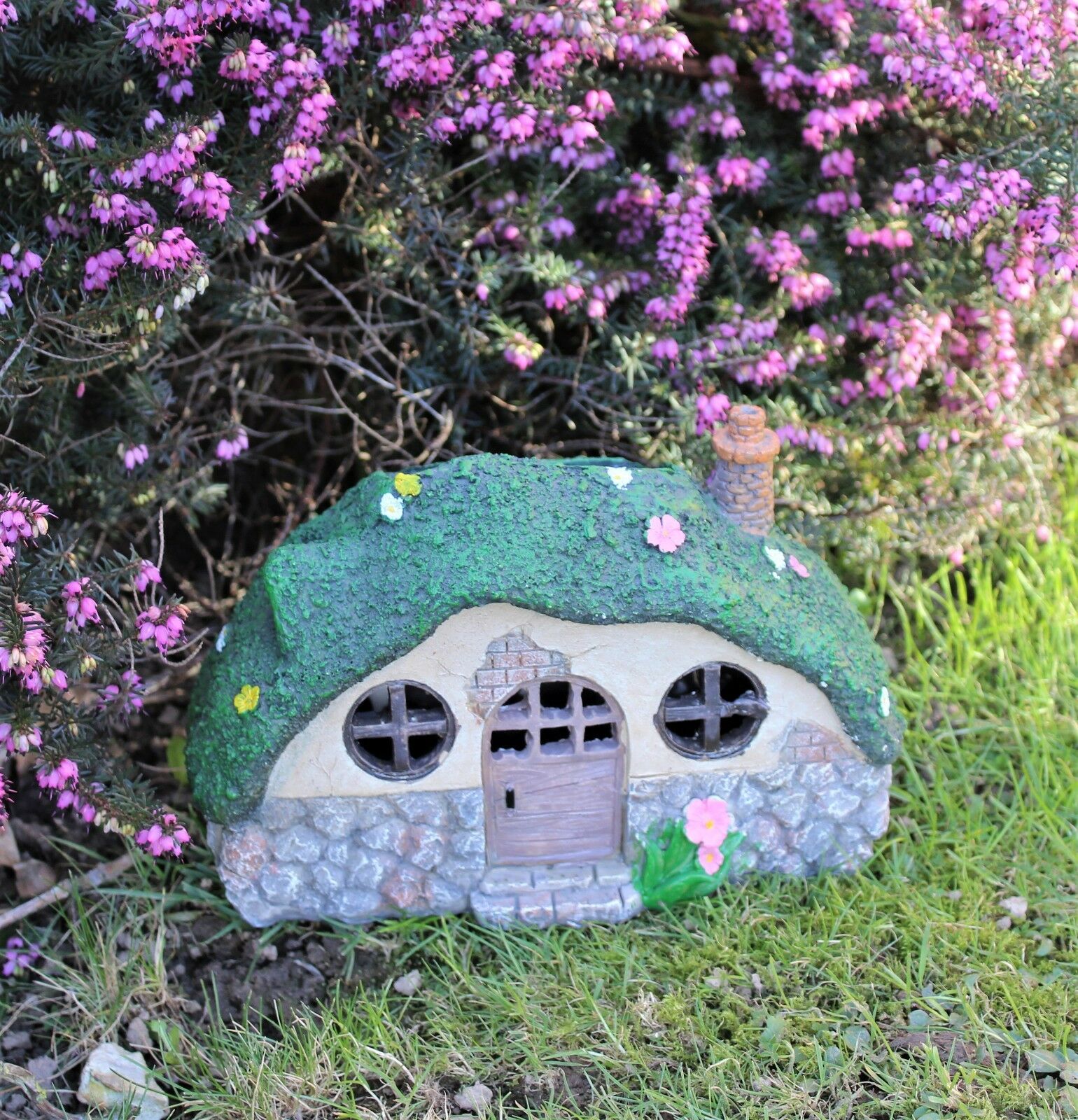 Solar Powered Fairy House - Green Grass Roof - Image 3