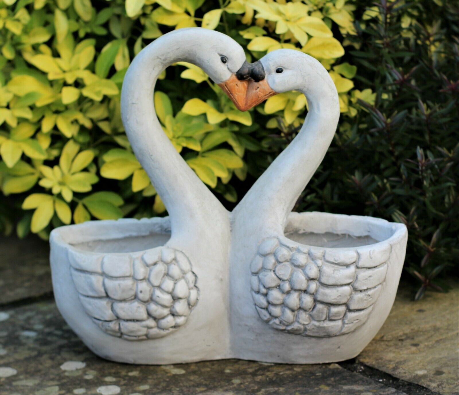 Twin Swan Plant Pot & Garden Ornament - Image 2