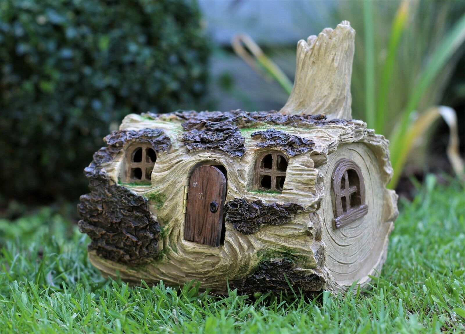 Solar powered Fairy Log House With Opening fairy Door - Image 2