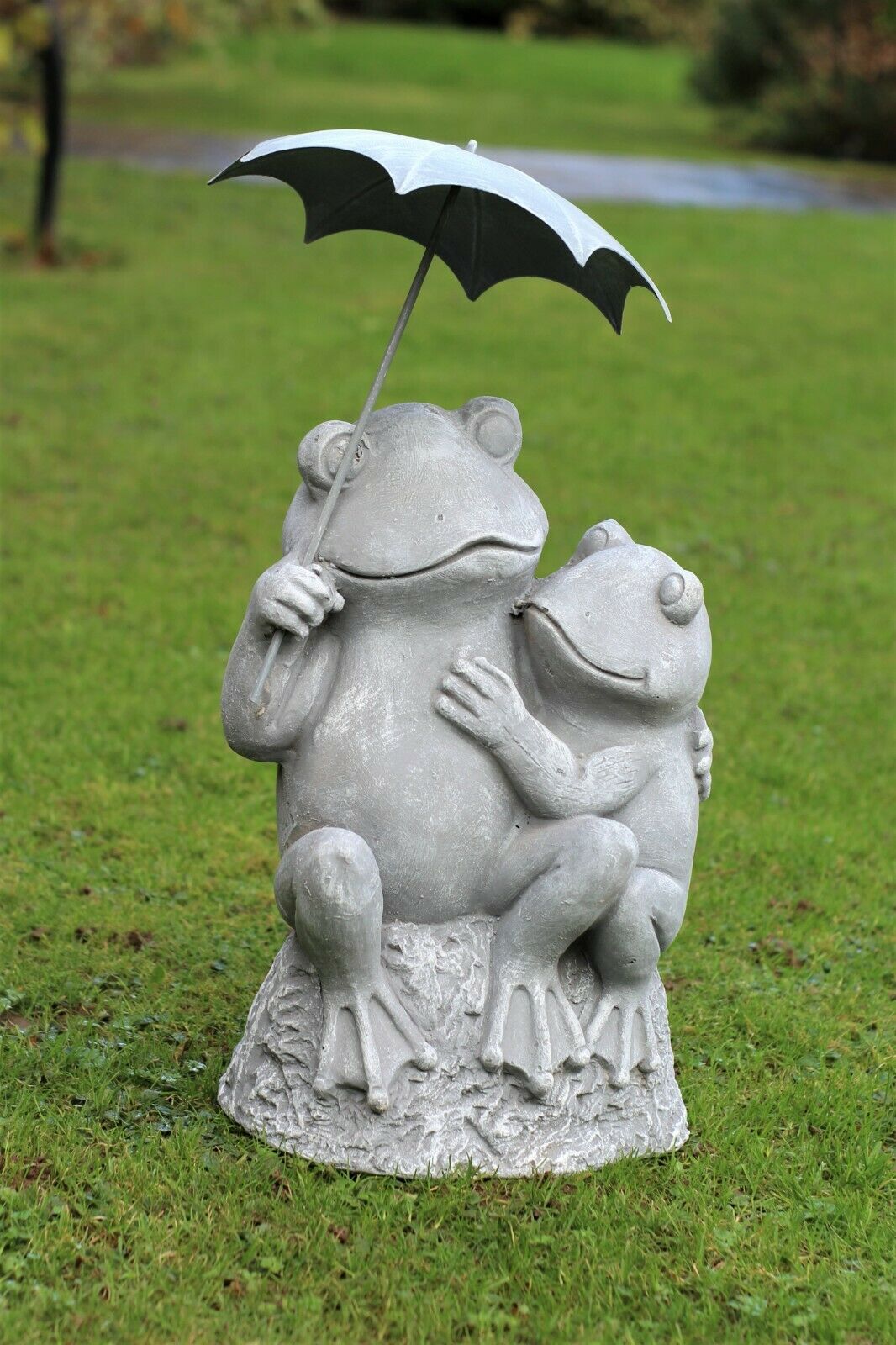 Pair of Grey Garden Frogs - Image 8