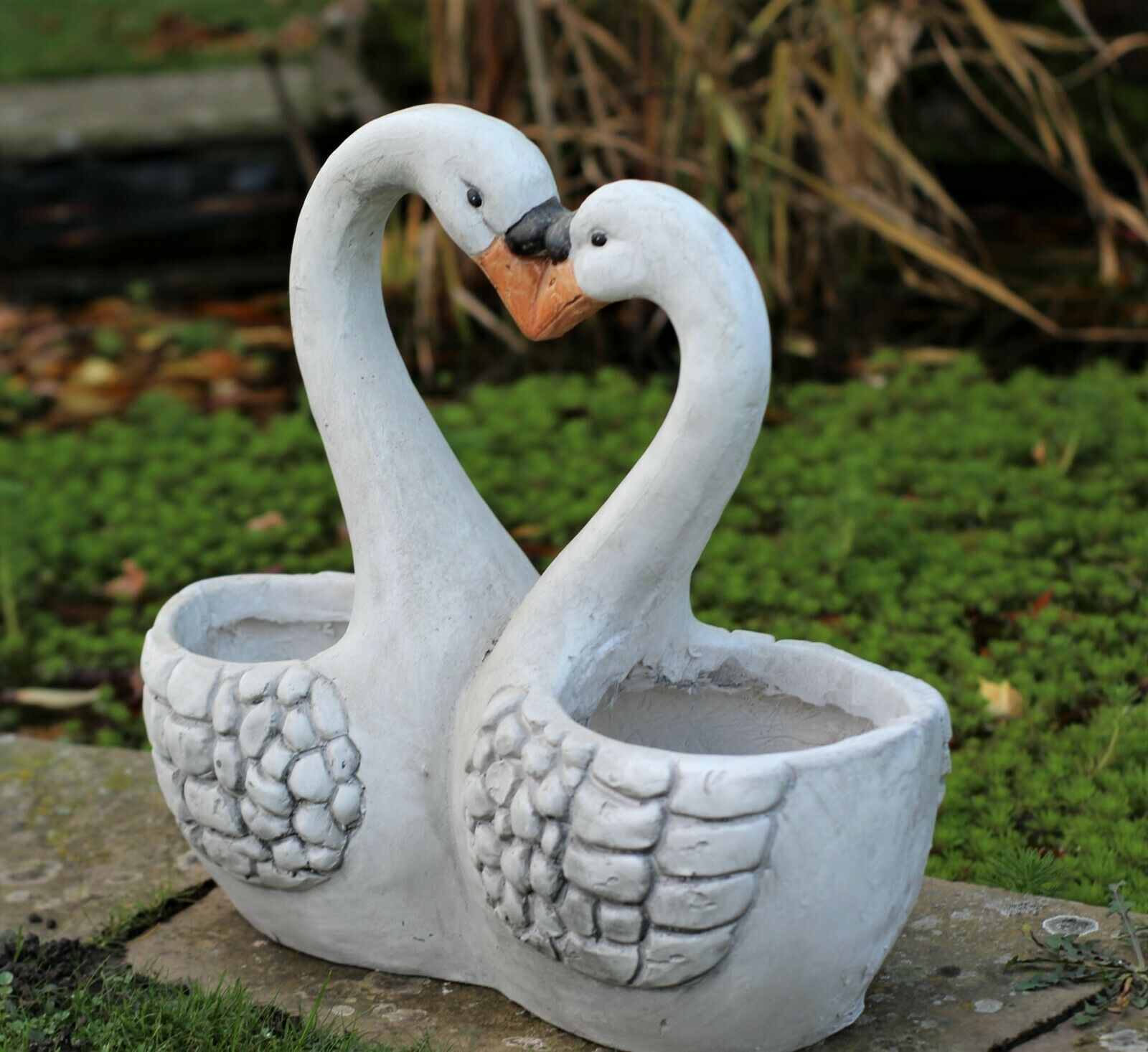 Twin Swan Plant Pot & Garden Ornament - Image 4