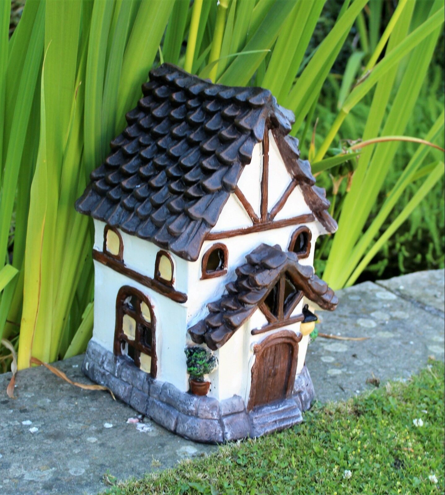 Large Solar Powered Fairy House - Tudor Style - Image 3