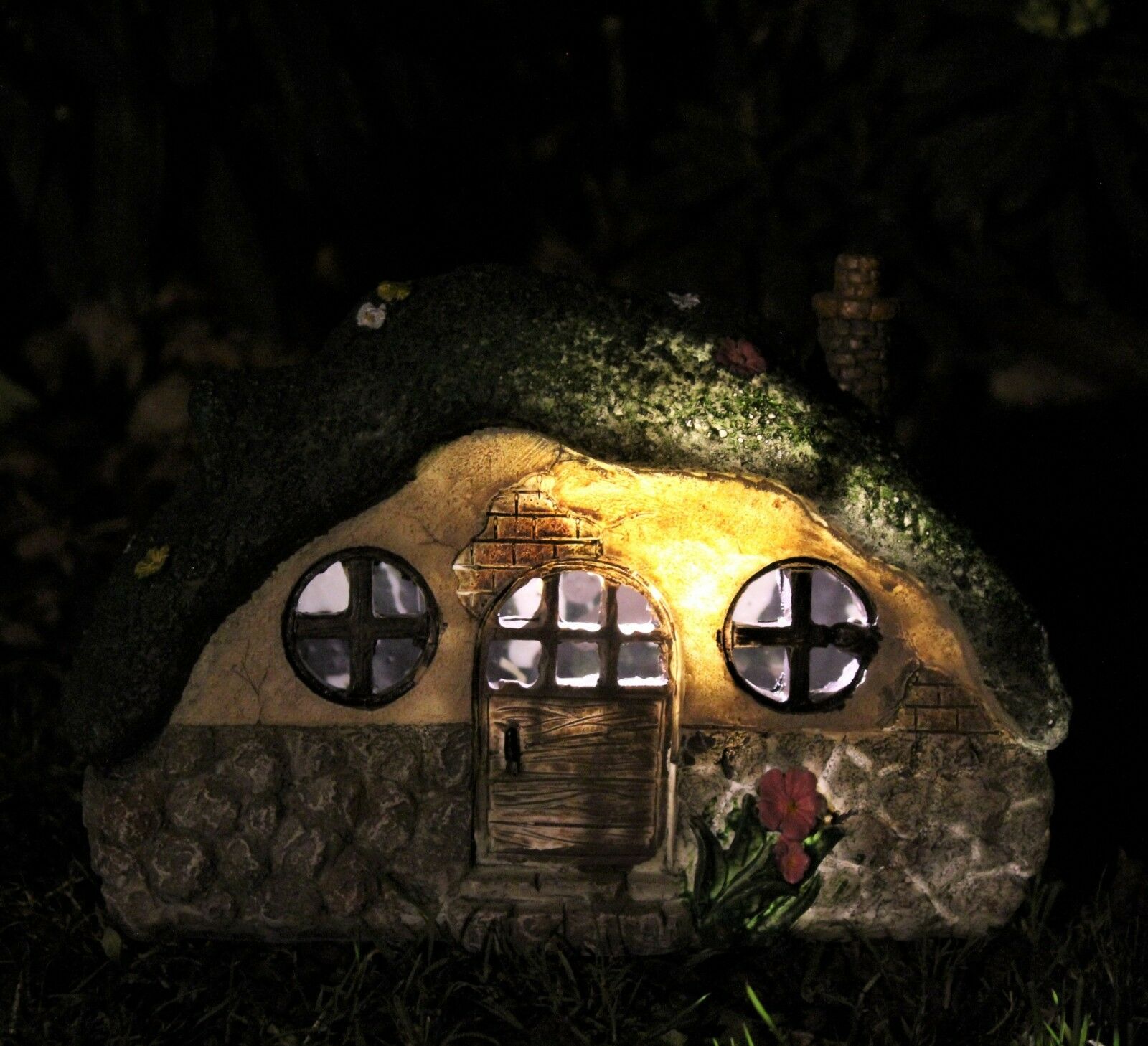 Solar Powered Fairy House - Green Grass Roof - Image 5