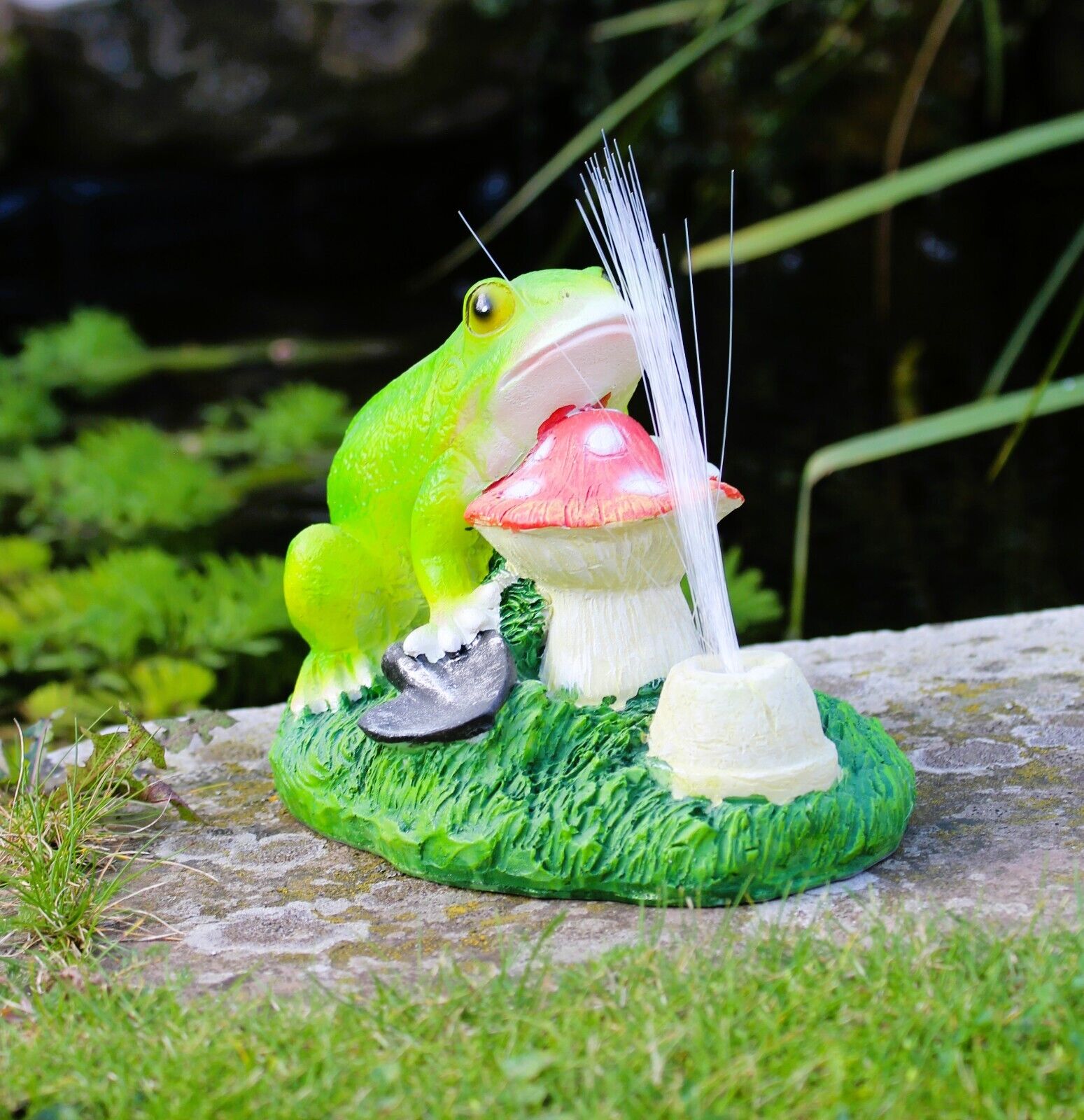 Solar Garden Frog Ornament 15CM - Image 4